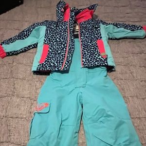 Roxy girls snow set (jumper and jacket) size 3T.